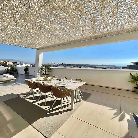 Apartment Atico Con Vistas Al Mar Y Terraza De 240m2 Estepona