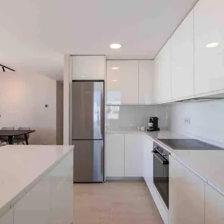 アパート Atico Con Vistas Al Mar Y Terraza De 240m2 エステポナ