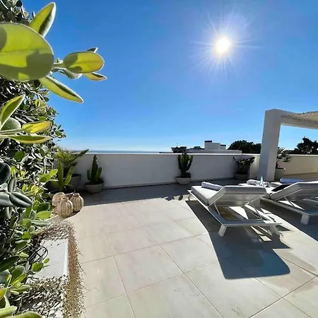 Atico Con Vistas Al Mar Y Terraza De 240m2 アパート エステポナ