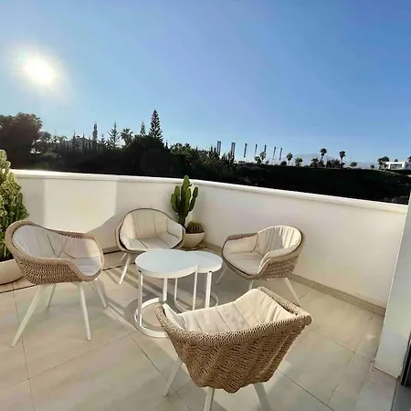 Atico Con Vistas Al Mar Y Terraza De 240m2 *