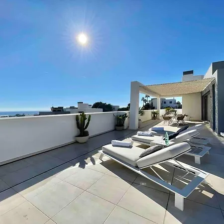 Atico Con Vistas Al Mar Y Terraza De 240m2 *